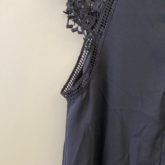 She & Sky Elegant Black Lace Sleeve Dress - Picture 8 of 9